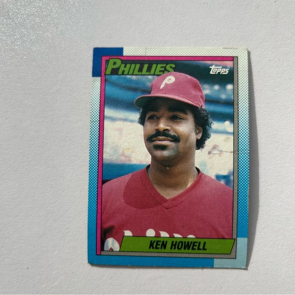 Topps Phillies Ken Howell Baseball Card